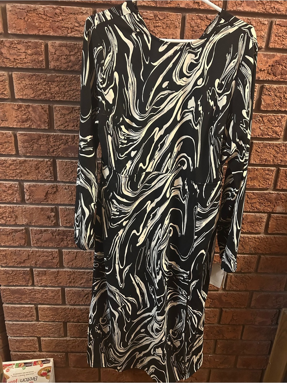 Black & Cream Swirl Midi Dress with Long Sleeves